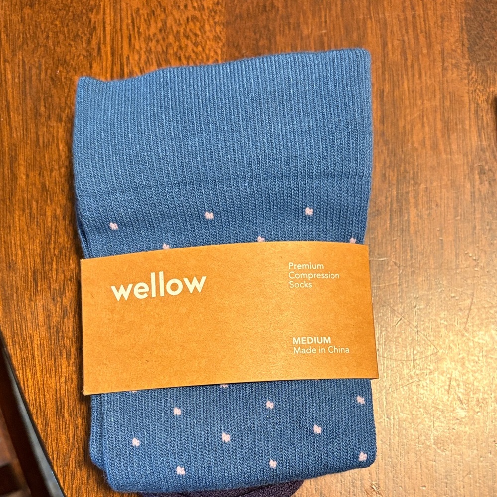 Wellow Men's Dress Socks - Blue with Pink Dot Pattern